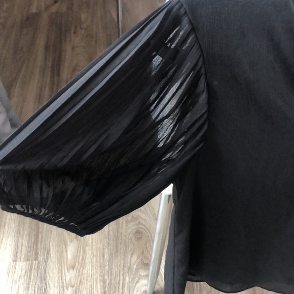 H&M blouse - Picture 2 of 4